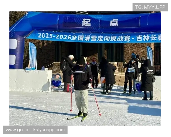 中国滑雪选手挑战新难度成功，刷新国内纪录