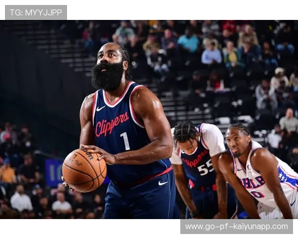 哈登终场前传球助攻，76人完成漂亮逆转