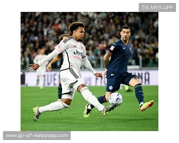 尤文中路推进精准，麦肯尼内脚背扫射破网